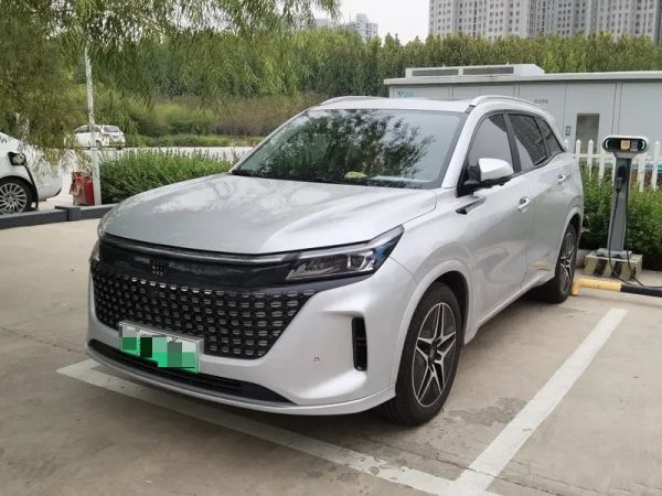 蓝电E5车主现身说法:轻松拥有中型插混SUV和大七座,10万级的新选择